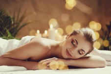 Massagem com Óleo de Vela Aromática