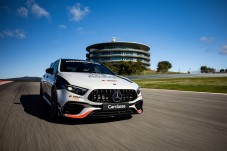 Conduzir um Mercedes AMG CLA45 1 volta + 1 volta em co-piloto